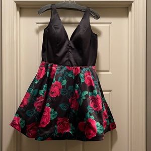 Sherri Hill size 16 floral short/homecoming dress